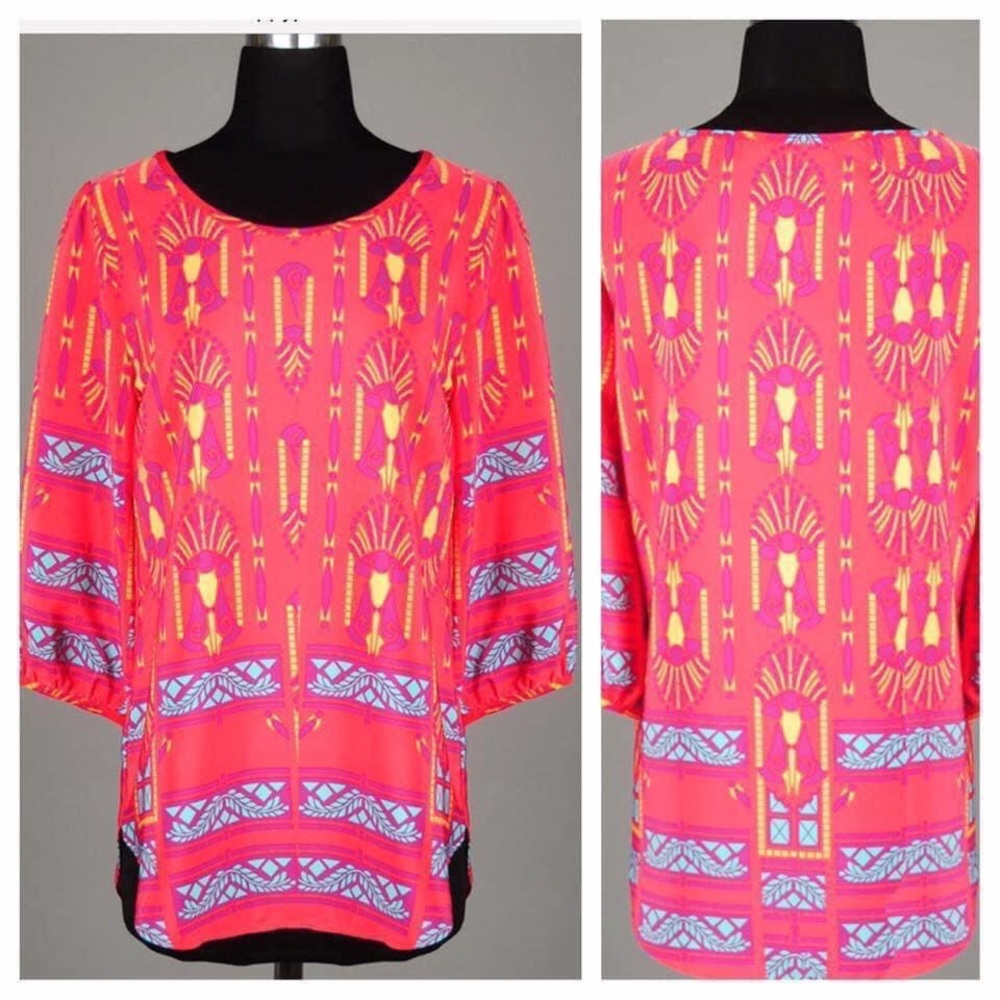🚨SALE! 💗 unique pattern, bright print 3/4 sleeve top